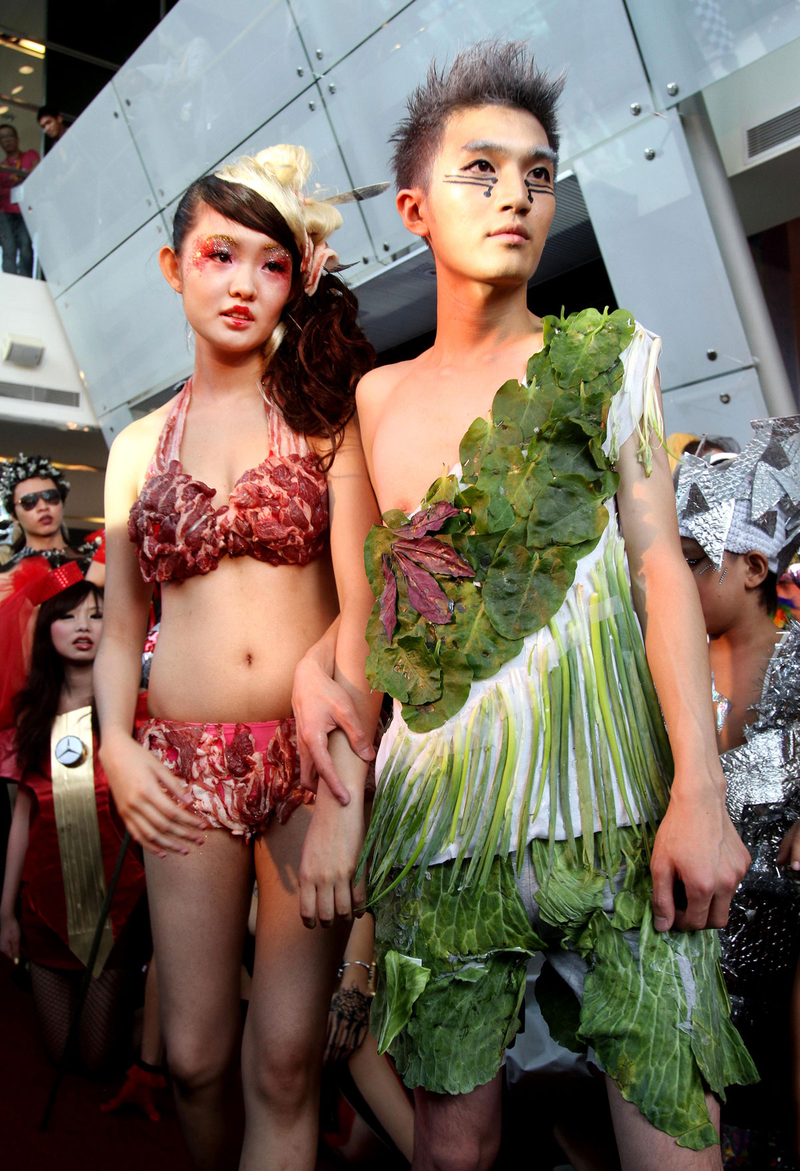 Illustration for article titled An entire Taiwanese city does Lady Gaga cosplay for "Lady Gaga Day"